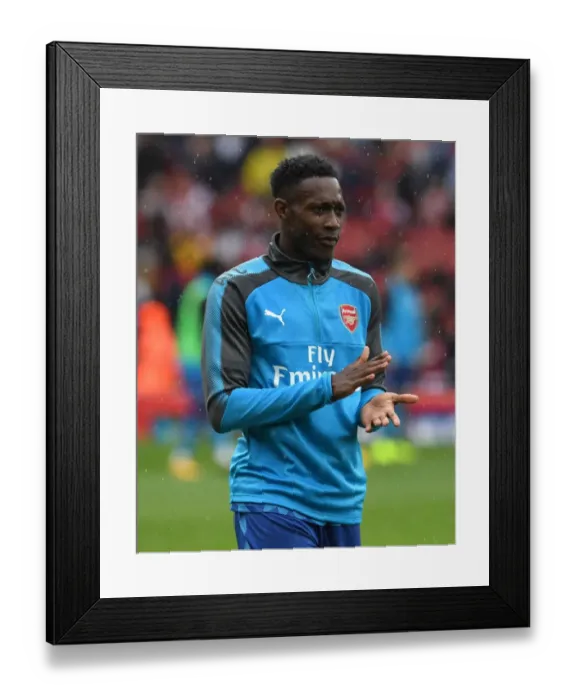 Framed Print : Danny Welbeck Warming Up: Arsenal vs SL Benfica, Emirates Cup 2017-18 Framed Print : Danny Welbeck Warming Up: Arsenal vs SL Benfica, Emirates Cup 2017-18