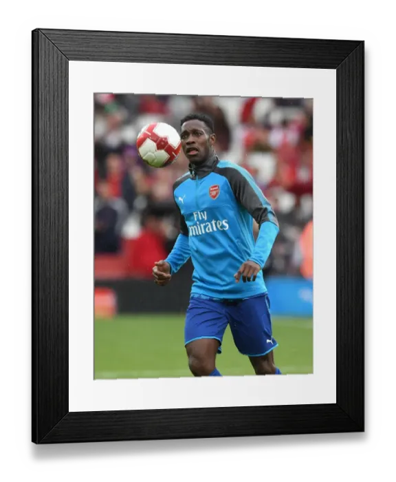 Framed Print : Danny Welbeck Warms Up Ahead of Arsenal vs. SL Benfica - Emirates Cup 2017-18 Framed Print : Danny Welbeck Warms Up Ahead of Arsenal vs. SL Benfica - Emirates Cup 2017-18