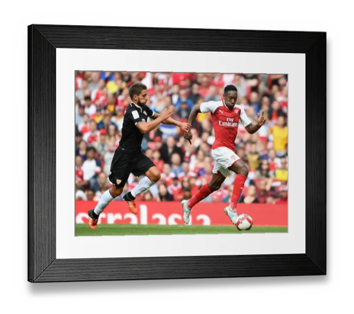 Framed Print : Arsenal's Danny Welbeck vs. Sevilla's Daniel Carrico: Emirates Cup Battle Framed Print : Arsenal's Danny Welbeck vs. Sevilla's Daniel Carrico: Emirates Cup Battle