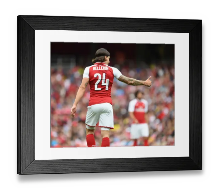 Framed Print : Hector Bellerin: In Action for Arsenal against Sevilla, Emirates Cup 2017-18 Framed Print : Hector Bellerin: In Action for Arsenal against Sevilla, Emirates Cup 2017-18