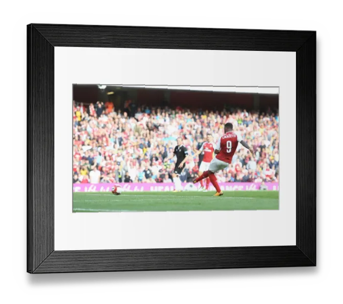 Framed Print : Alex Lacazette Scores for Arsenal against Sevilla in the Emirates Cup 2017-18