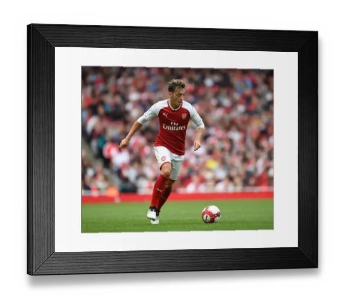 Framed Print : Mesut Ozil in Action: Arsenal vs Sevilla, Emirates Cup 2017-18 Framed Print : Mesut Ozil in Action: Arsenal vs Sevilla, Emirates Cup 2017-18