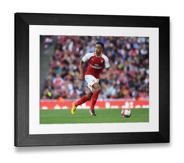 Framed Print : Cohen Bramall in Action: Arsenal vs Sevilla FC - Emirates Cup 2017-18
