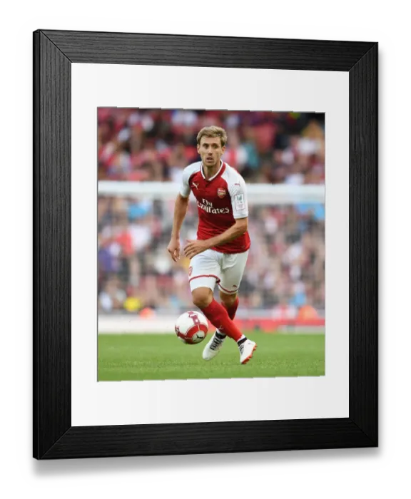 Framed Print : Nacho Monreal in Action: Arsenal vs Sevilla, Emirates Cup 2017-18
