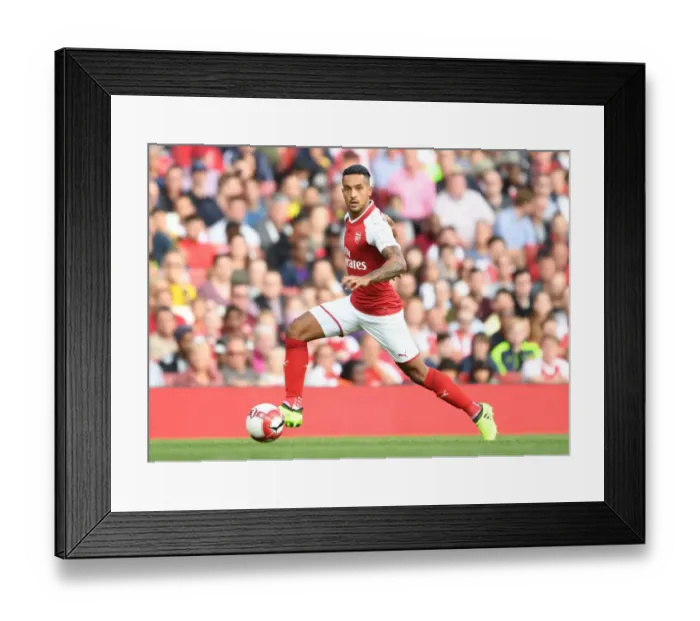 Framed Print : Theo Walcott in Action: Arsenal vs Sevilla FC - Emirates Cup 2017-18