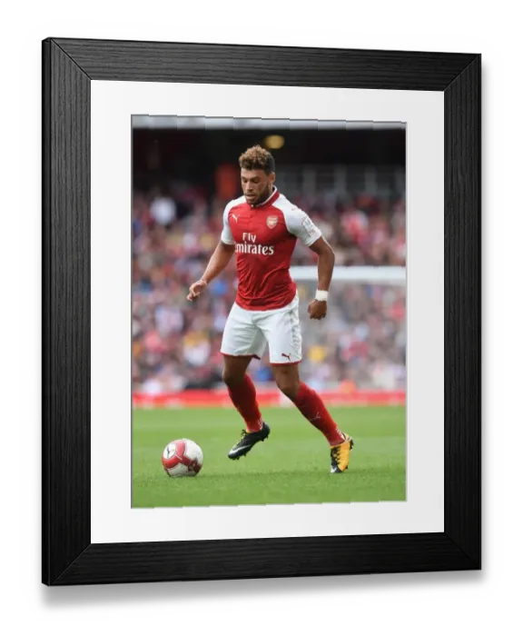 Framed Print : Alex Oxlade-Chamberlain in Action: Arsenal vs Sevilla, Emirates Cup 2017-18