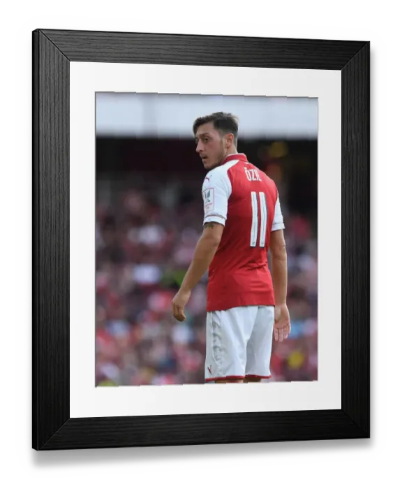 Framed Print : Mesut Ozil in Action: Arsenal vs Sevilla, Emirates Cup 2017-18