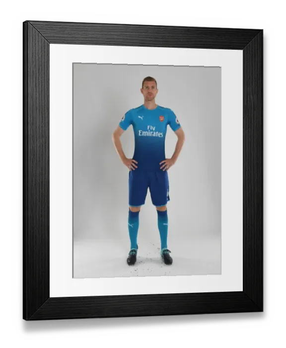 Framed Print : Arsenal Football Club 2017-18 Team: Per Mertesacker at Team Photocall Framed Print : Arsenal Football Club 2017-18 Team: Per Mertesacker at Team Photocall