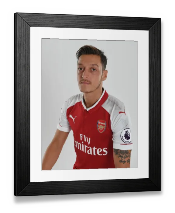 Framed Print : Mesut Ozil: Arsenal Football Club 2017-18 Team Photocall Framed Print : Mesut Ozil: Arsenal Football Club 2017-18 Team Photocall