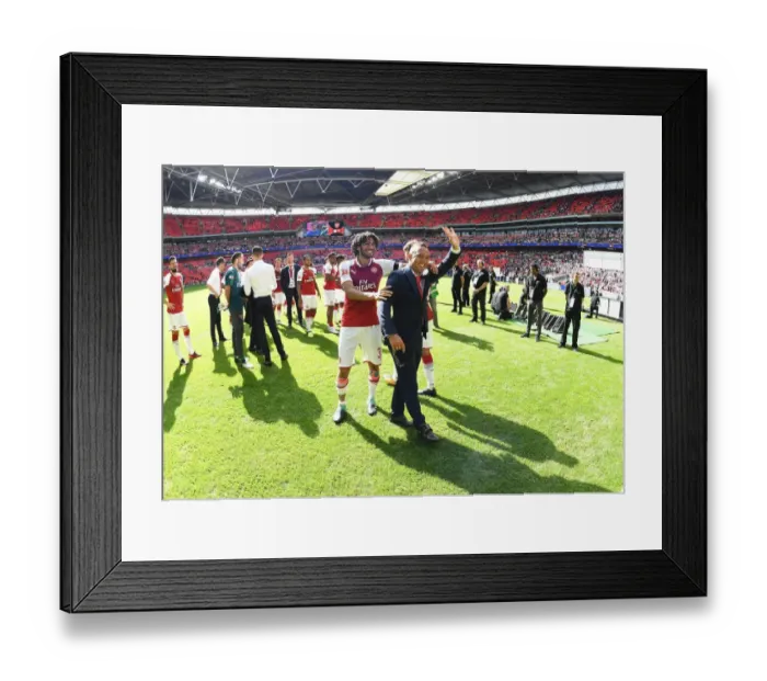 Framed Print : Arsenal's Elneny and Cazorla: United in FA Community Shield Battle (2017-18) Framed Print : Arsenal's Elneny and Cazorla: United in FA Community Shield Battle (2017-18)