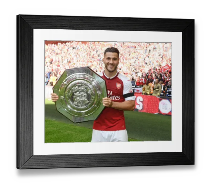 Framed Print : Sead Kolasinac Lifts FA Community Shield after Arsenal's Victory over Chelsea (2017-18)
