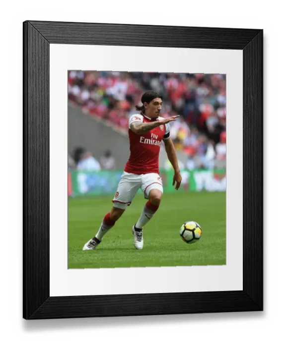 Framed Print : Hector Bellerin in Action: Arsenal vs. Chelsea - FA Community Shield 2017-18