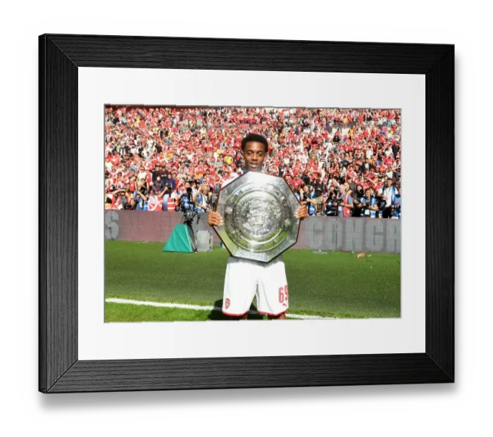 Framed Print : Joe Willock Lifts FA Community Shield: Arsenal's Victory over Chelsea (2017-18)