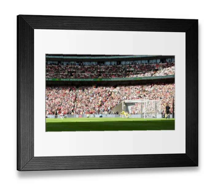 Framed Print : Theo Walcott Scores the Winning Penalty: Arsenal Claim FA Community Shield over Chelsea Framed Print : Theo Walcott Scores the Winning Penalty: Arsenal Claim FA Community Shield over Chelsea