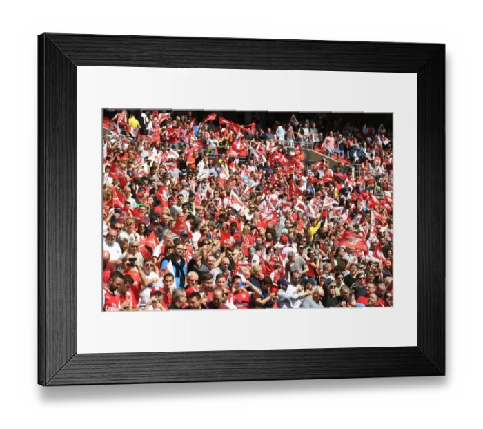 Framed Print : Arsenal Fans at the FA Community Shield: Arsenal vs. Chelsea (2017-18)