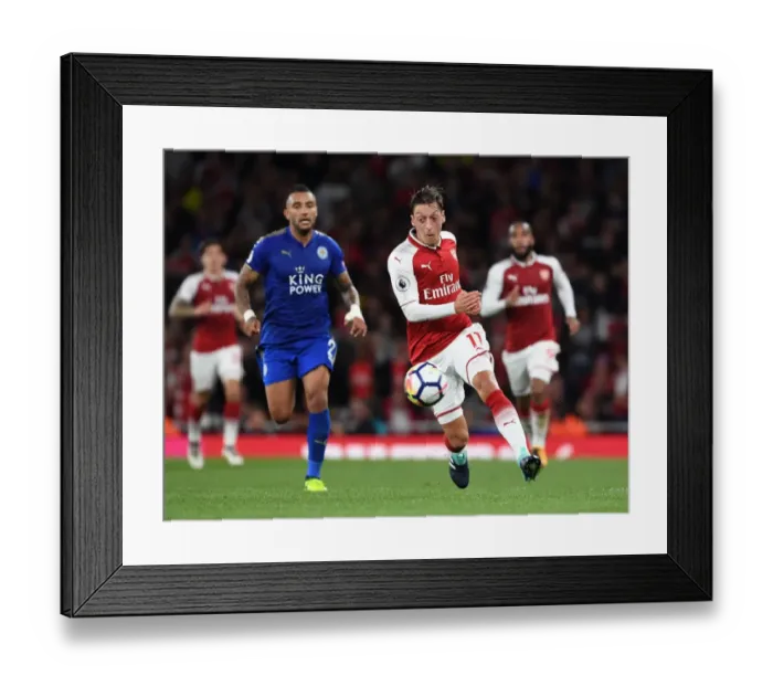 Framed Print : Mesut Ozil Outmaneuvers Danny Simpson: Arsenal vs Leicester City, Premier League 2017-18