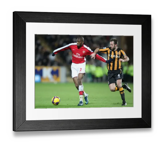 Framed Print : Abou Diaby (Arsenal) Ian Ashbee (Hull)