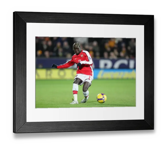 Framed Print : Bacary Sagna in Action: Arsenal's Dominance over Hull City (17 / 1 / 2009)