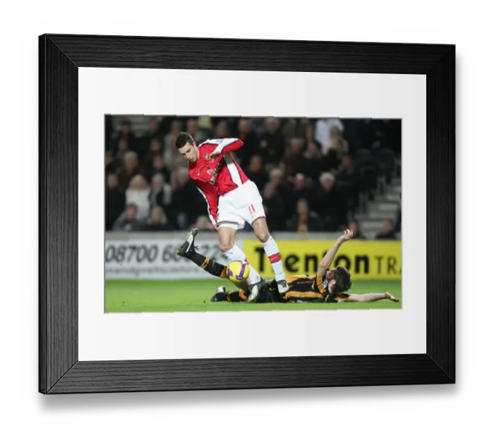 Framed Print : Robin van Persie's Brilliance: Arsenal's Triumph Over Hull City (17.01.2009)