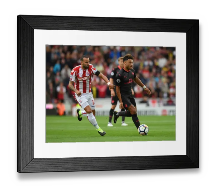 Framed Print : Clash of the Wings: Oxlade-Chamberlain vs Jese at Bet365 Stadium (Stoke City vs Arsenal 2017-18) Framed Print : Clash of the Wings: Oxlade-Chamberlain vs Jese at Bet365 Stadium (Stoke City vs Arsenal 2017-18)
