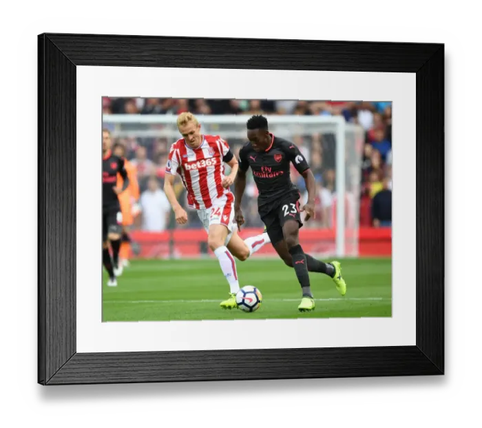 Framed Print : Battle of the Midfield: Welbeck vs Fletcher - Arsenal vs Stoke City (2017-18) Framed Print : Battle of the Midfield: Welbeck vs Fletcher - Arsenal vs Stoke City (2017-18)