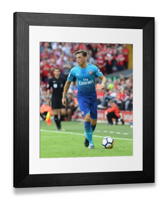 Framed Print : Mesut Ozil in Action: Liverpool vs Arsenal, Premier League 2017-18
