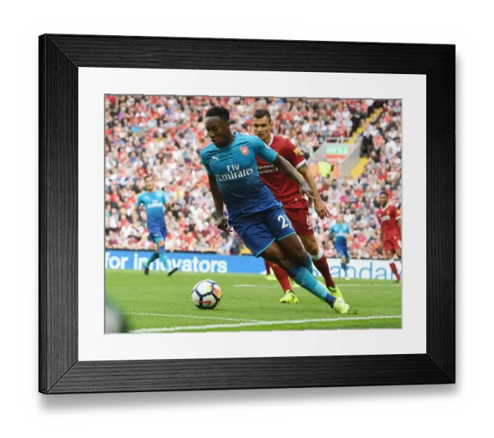 Framed Print : Danny Welbeck in Action: Liverpool vs Arsenal, Premier League 2017-18