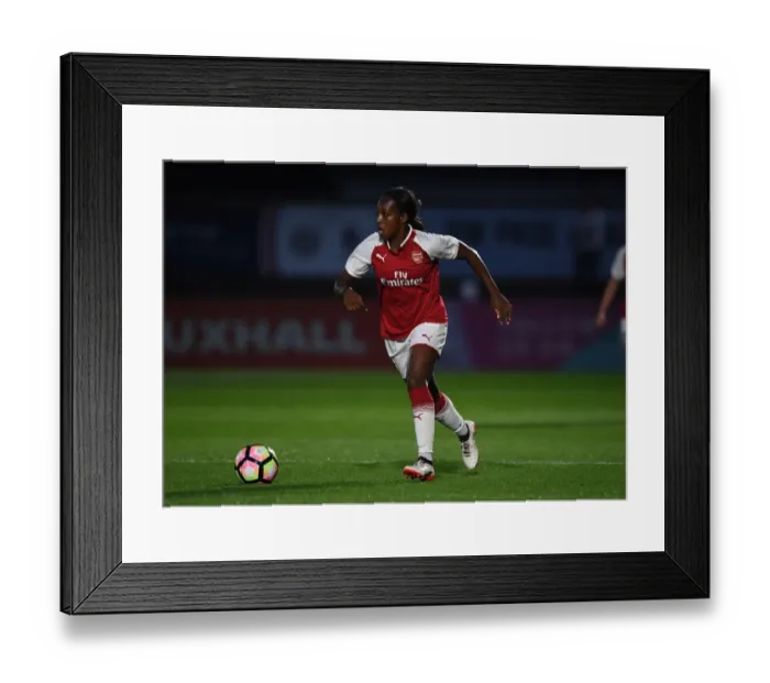 Framed Print : Danielle Carter in Action: Arsenal Women vs Everton Ladies Pre-Season Match