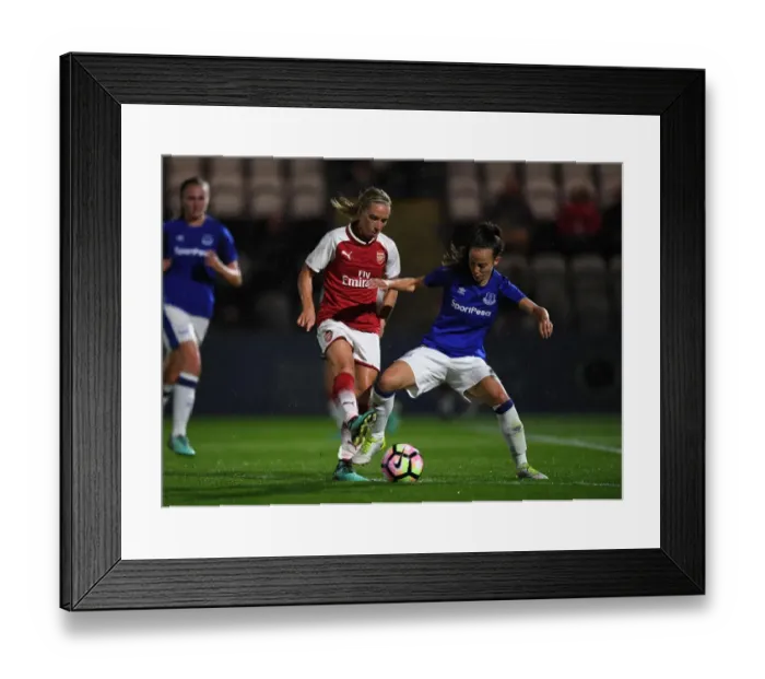 Framed Print : Arsenal Women vs. Everton Women: Jordan Nobbs vs. Marthe Munsterman in Pre-Season Clash Framed Print : Arsenal Women vs. Everton Women: Jordan Nobbs vs. Marthe Munsterman in Pre-Season Clash