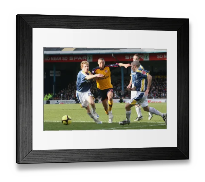Framed Print : Kieron Gibbs (Arsenal) Chris Burke & Kevin McNaughton (Cardiff City) Framed Print : Kieron Gibbs (Arsenal) Chris Burke & Kevin McNaughton (Cardiff City)