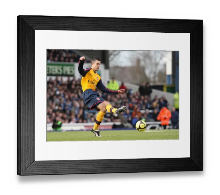 Framed Print : Robin van Persie: The FA Cup Stalemate at Cardiff City (Arsenal, 2009)
