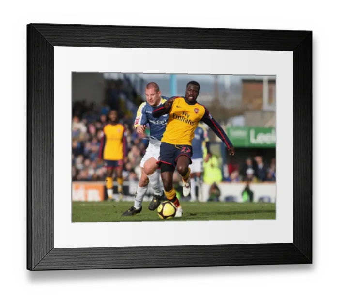 Framed Print : Emmanuel Eboue (Arsenal) Gabor Gyepes (Cardiff)