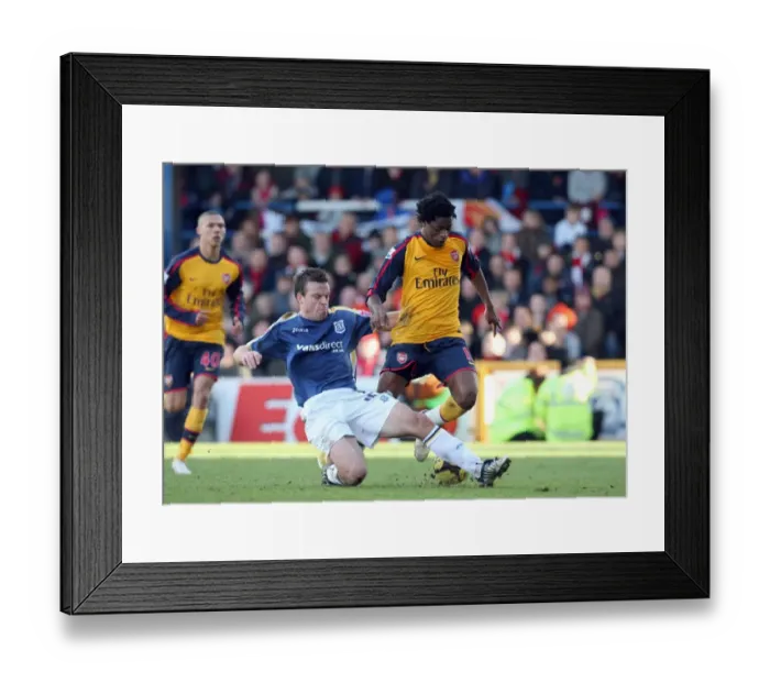 Framed Print : Alex Song (Arsenal) Paul Parry (Cardiff) Framed Print : Alex Song (Arsenal) Paul Parry (Cardiff)