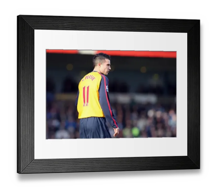 Framed Print : Determined Robin van Persie Leads Arsenal to Scoreless Draw Against Cardiff City in FA Cup Framed Print : Determined Robin van Persie Leads Arsenal to Scoreless Draw Against Cardiff City in FA Cup