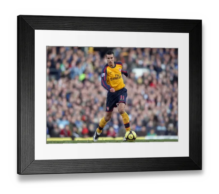 Framed Print : Determined Robin van Persie Leads Arsenal to 0:0 Draw in FA Cup 4th Round Against Cardiff City