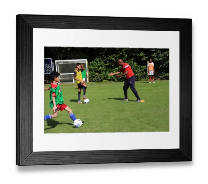 Framed Print : Arsenal Soccer School Residential Camp 2017: Train Like a Pro with Arsenal Football Club Framed Print : Arsenal Soccer School Residential Camp 2017: Train Like a Pro with Arsenal Football Club