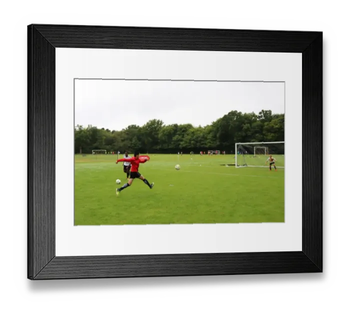 Framed Print : Arsenal Soccer School 2017: Train at Arsenal Football Club's Residential Camp Framed Print : Arsenal Soccer School 2017: Train at Arsenal Football Club's Residential Camp