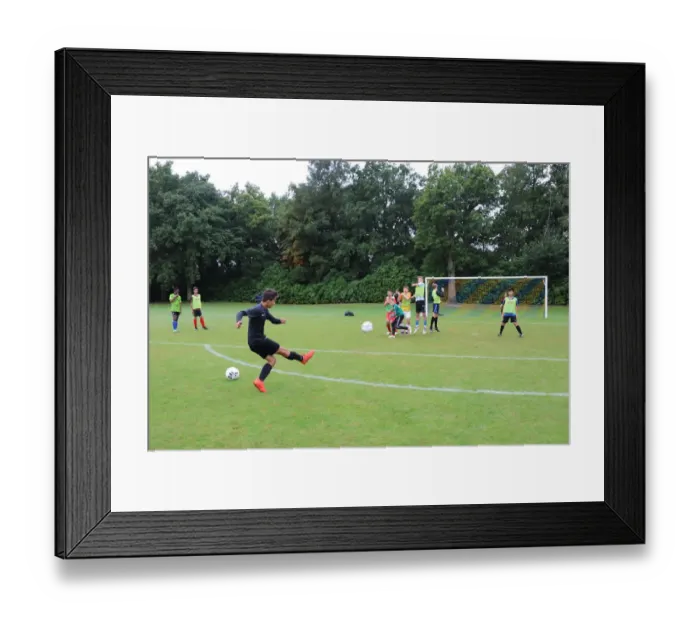 Framed Print : Arsenal Soccer School 2017: Train at Arsenal Football Club's Residential Camp Framed Print : Arsenal Soccer School 2017: Train at Arsenal Football Club's Residential Camp