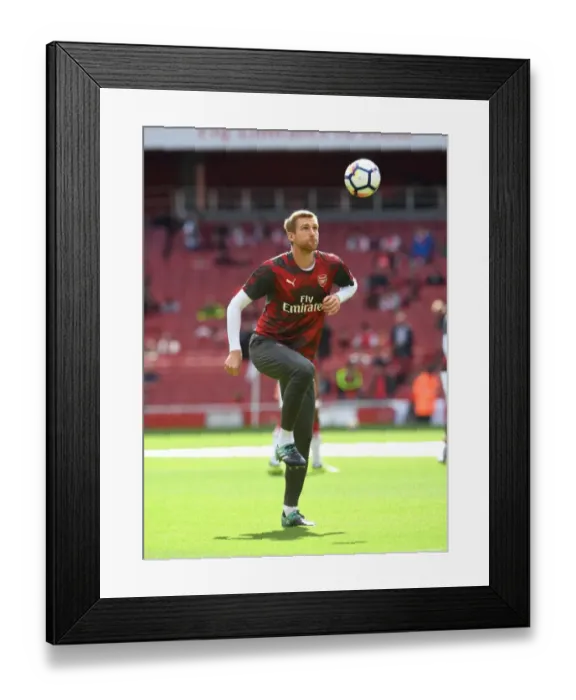 Framed Print : Per Mertesacker: Focused Before Arsenal vs AFC Bournemouth (2017-18) Framed Print : Per Mertesacker: Focused Before Arsenal vs AFC Bournemouth (2017-18)