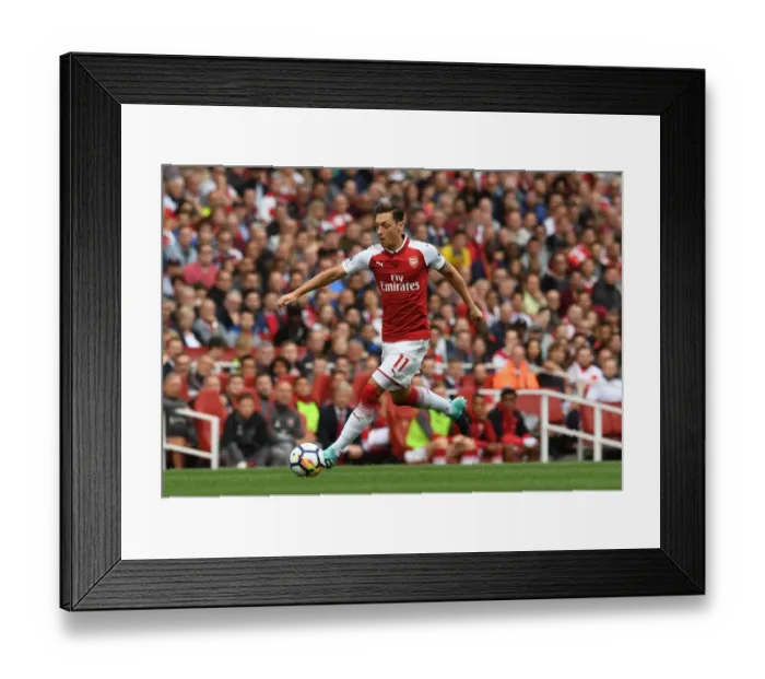 Framed Print : Mesut Ozil in Action: Arsenal vs AFC Bournemouth, Premier League 2017-18 Framed Print : Mesut Ozil in Action: Arsenal vs AFC Bournemouth, Premier League 2017-18