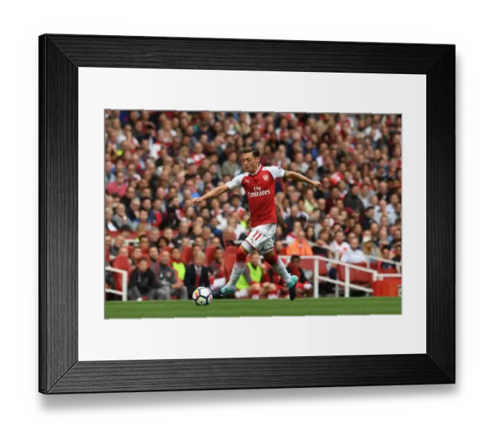 Framed Print : Mesut Ozil in Action: Arsenal vs AFC Bournemouth, Premier League 2017-18