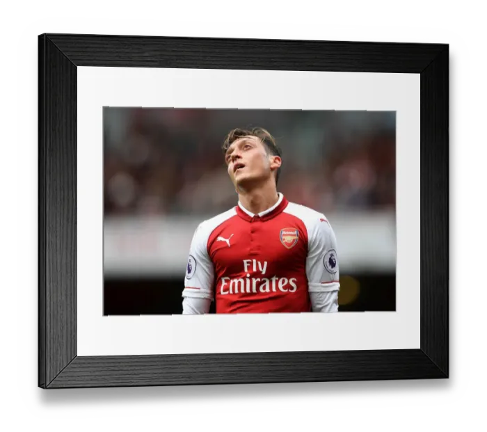 Framed Print : Mesut Ozil in Action: Arsenal vs AFC Bournemouth, Premier League 2017-18