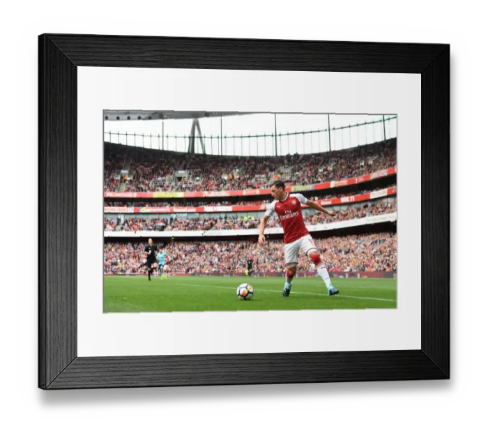 Framed Print : Mesut Ozil in Action: Arsenal vs AFC Bournemouth, Premier League 2017-18