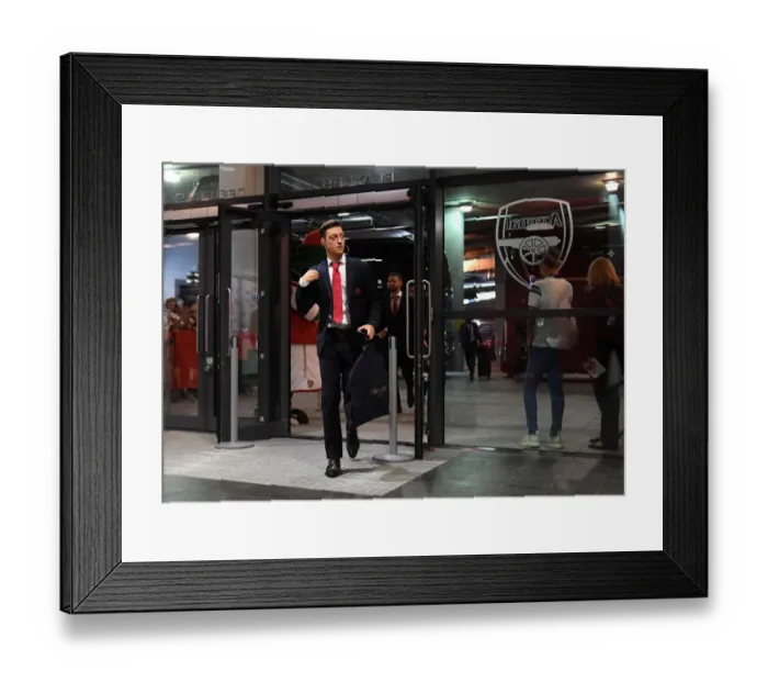 Framed Print : Mesut Ozil: Arsenal's Creative Genius Ignites Win Against AFC Bournemouth (2017-18) Framed Print : Mesut Ozil: Arsenal's Creative Genius Ignites Win Against AFC Bournemouth (2017-18)