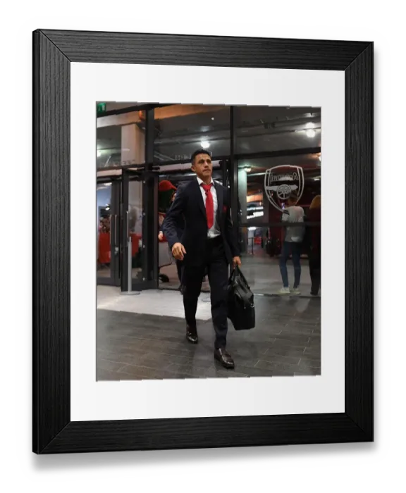 Framed Print : Alexis Sanchez: Arsenal's Focus before AFC Bournemouth Clash (2017-18) Framed Print : Alexis Sanchez: Arsenal's Focus before AFC Bournemouth Clash (2017-18)