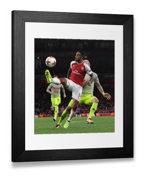 Framed Print : Theo Walcott in Action: Arsenal vs. 1. FC Koeln, Europa League 2017-18
