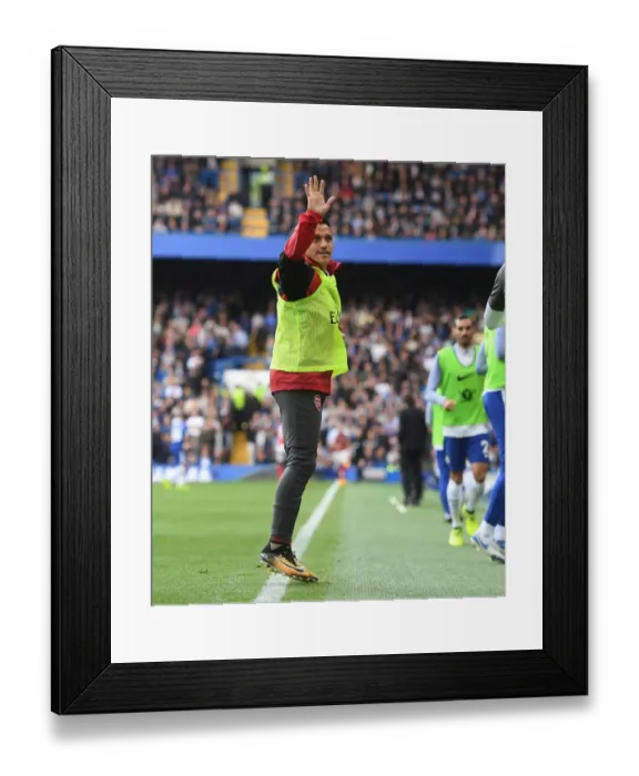 Framed Print : Alexis Sanchez Waves to Arsenal Fans: Chelsea vs Arsenal, Premier League 2017-18