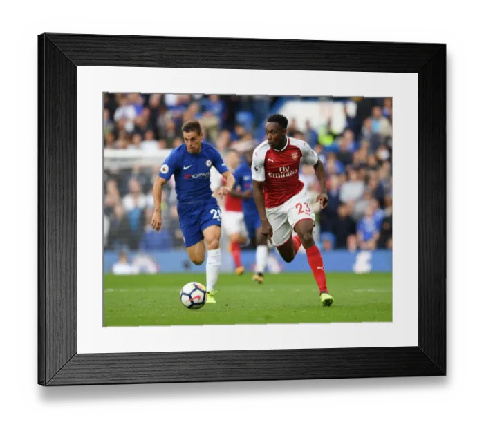 Framed Print : Danny Welbeck vs Cesar Azpilicueta: Battle at Stamford Bridge - Premier League 2017-18 Framed Print : Danny Welbeck vs Cesar Azpilicueta: Battle at Stamford Bridge - Premier League 2017-18