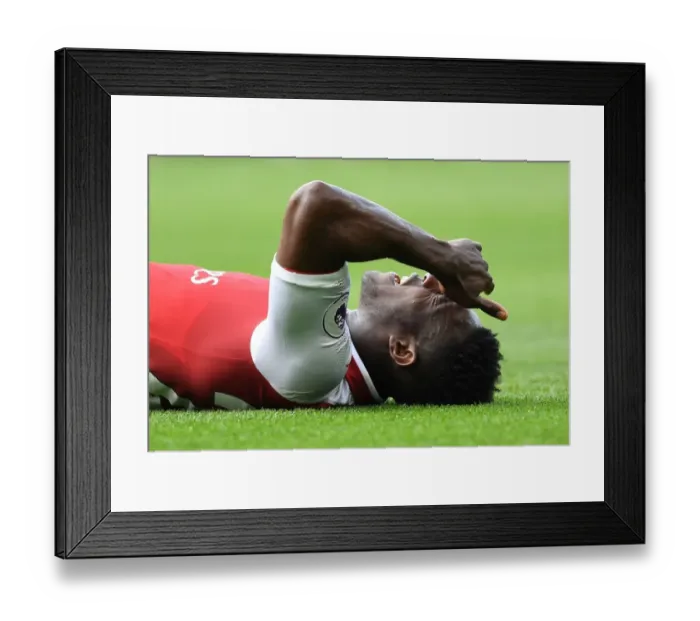 Framed Print : Heartbreaking Injury: Danny Welbeck at Chelsea vs Arsenal, Premier League 2017-18 Framed Print : Heartbreaking Injury: Danny Welbeck at Chelsea vs Arsenal, Premier League 2017-18