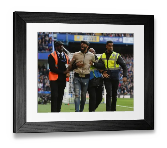 Framed Print : Arsenal Fan Ejected from Chelsea vs Arsenal Premier League Match, 2017-18 Framed Print : Arsenal Fan Ejected from Chelsea vs Arsenal Premier League Match, 2017-18